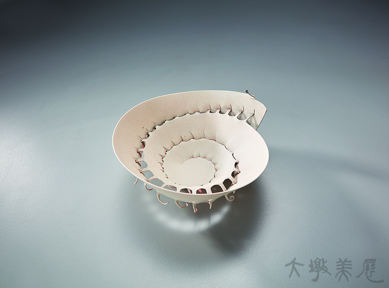 [四十七足容器] 余孟儒